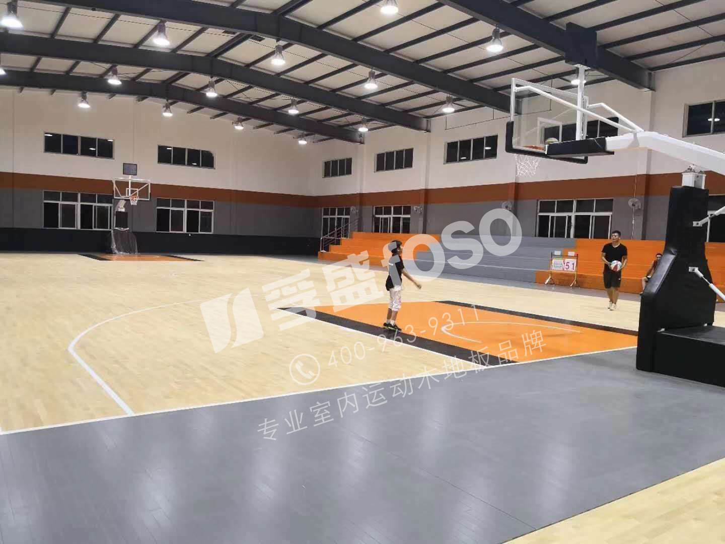 河南理工大新校區(qū)籃球館運(yùn)動木地板施工完成(圖1)
